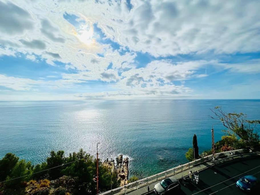Suite Sunset 21 - Fronte Mare Санремо Экстерьер фото