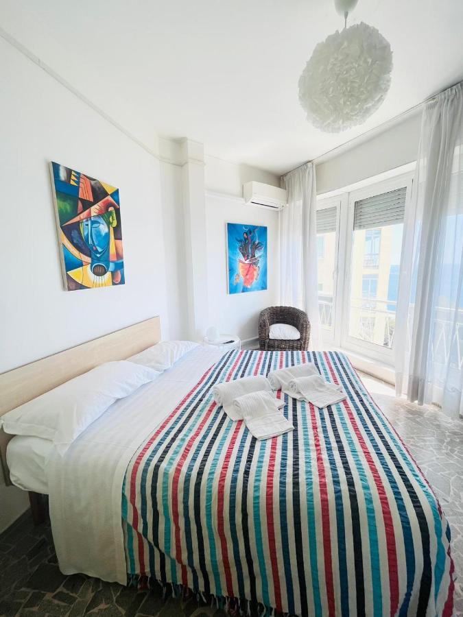 Suite Sunset 21 - Fronte Mare Санремо Экстерьер фото